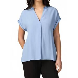 NEW OLTRE short sleeve v-neck blouse in blue